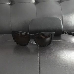 Oakley Women’s Hold On polarized sunglasses